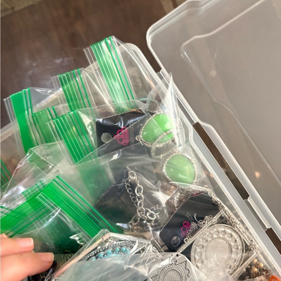 Paparazzi and vintage Jewlery bundle 73 pieces - Picture 6 of 7